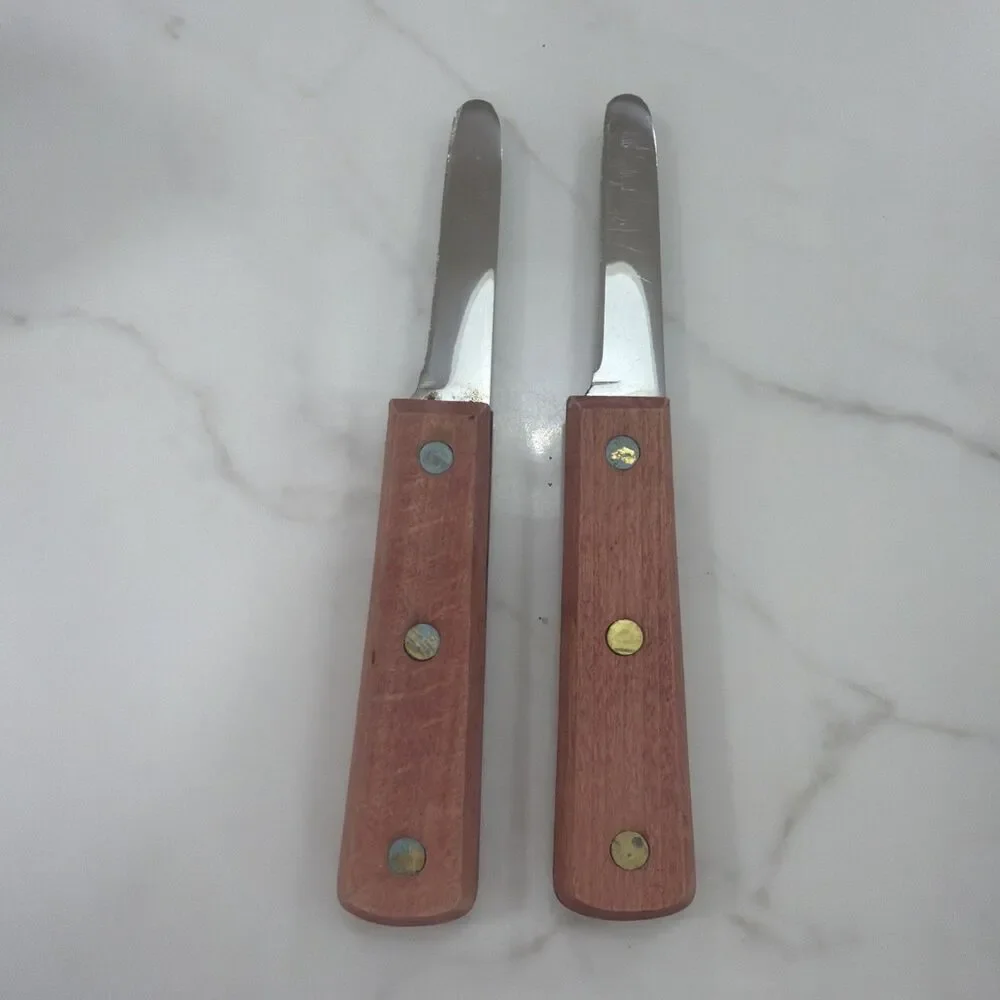 4 Vintage Knives 2 Oyster Clam Shuckers 2 Serrated Fish Knives 1 Ginsu
